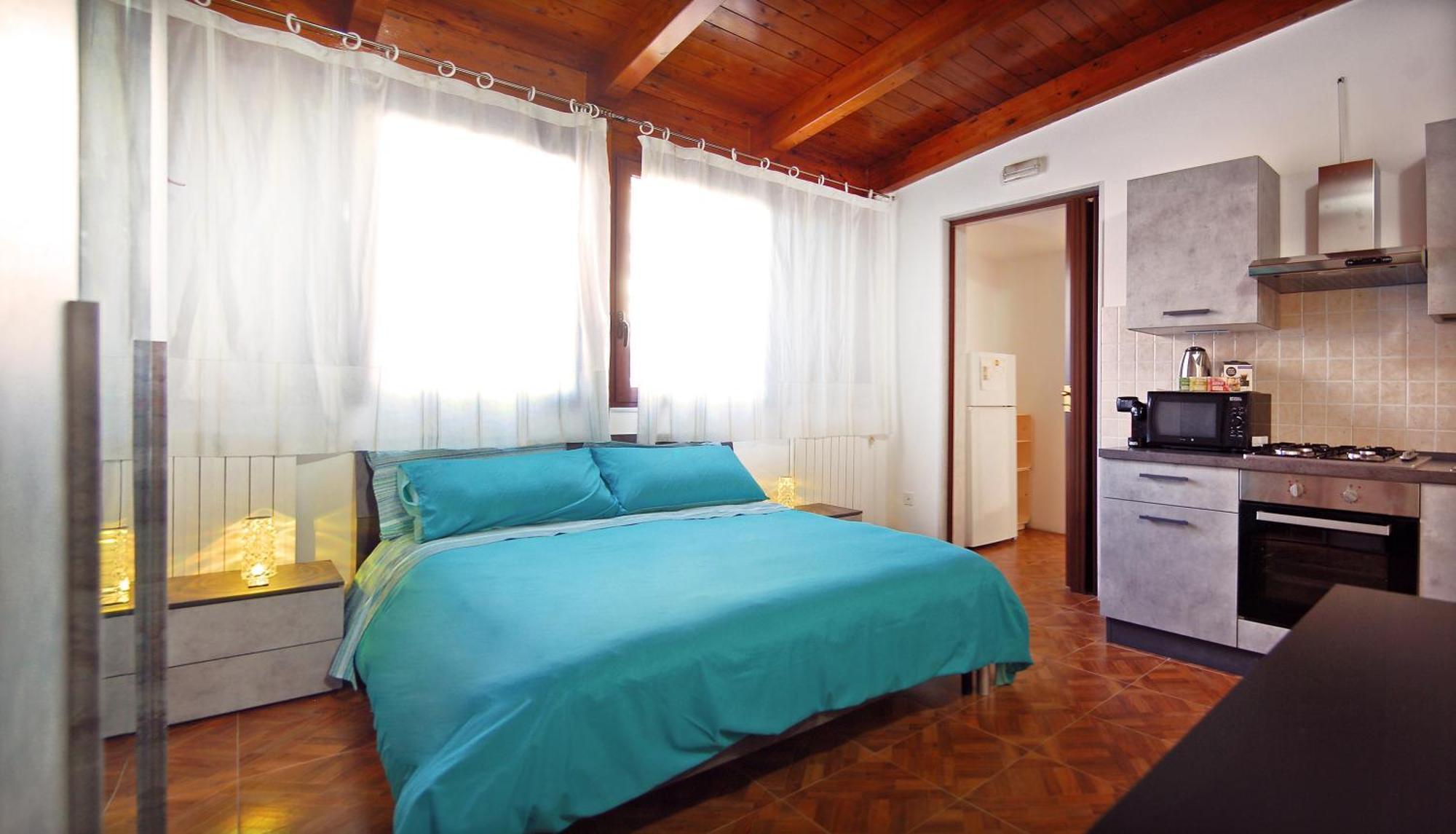 Sea Breeze Villa - Luna Apartment Bari Zewnętrze zdjęcie